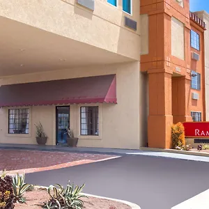 *** Hotel Ramada By Wyndham Culver Estados Unidos